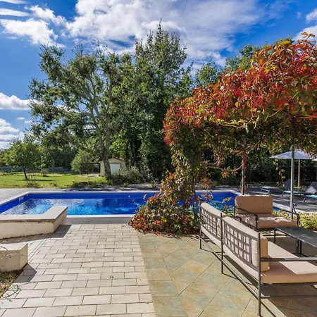 Villa Nadua By Interhome